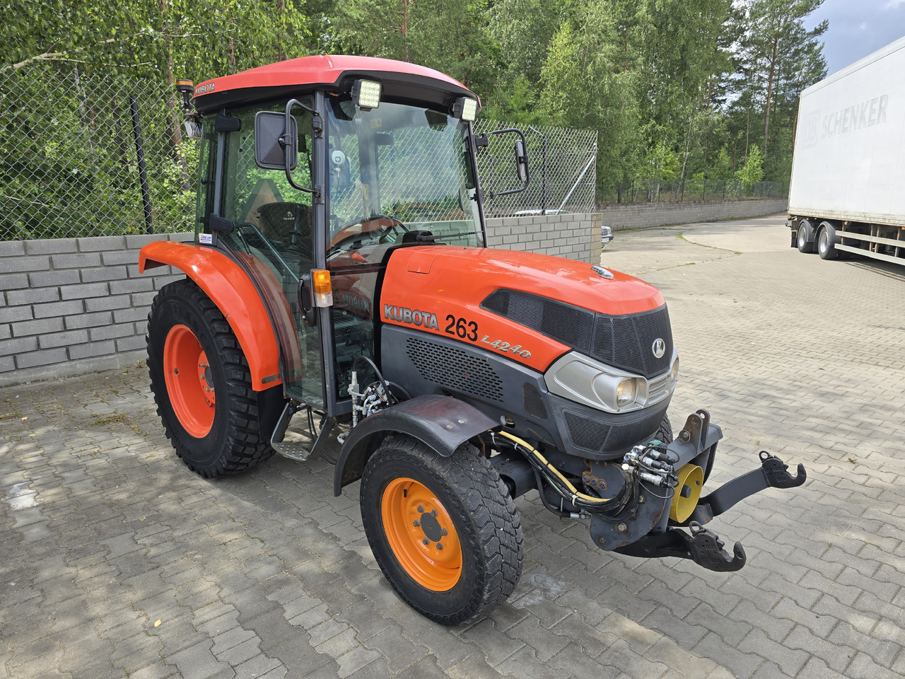 KUBOTA 4240 - Трактор: фото 4 KUBOTA 4240 - Трактор: фото 4