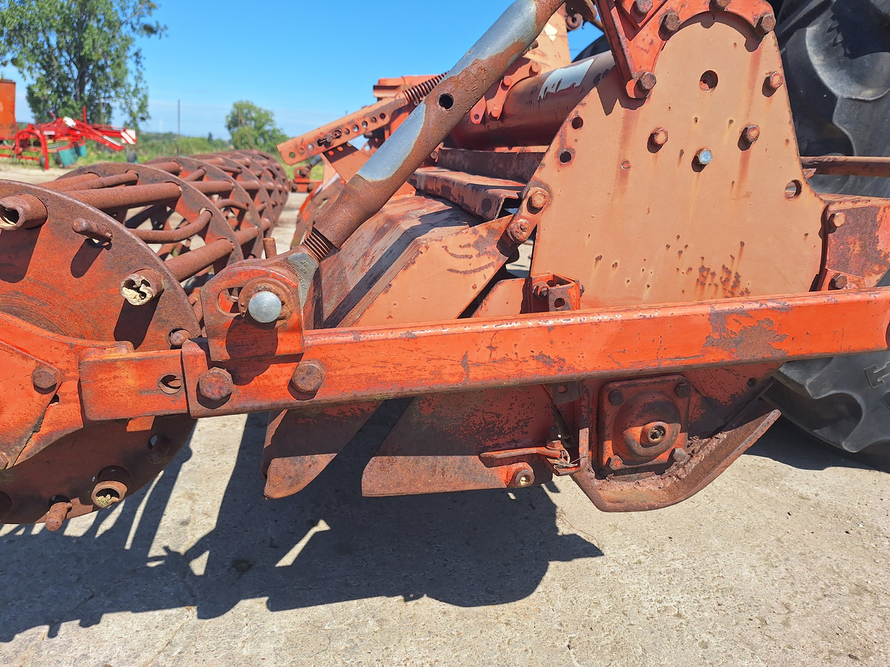 KUHN EL100N 305 - Активная борона: фото 2 KUHN EL100N 305 - Активная борона: фото 2