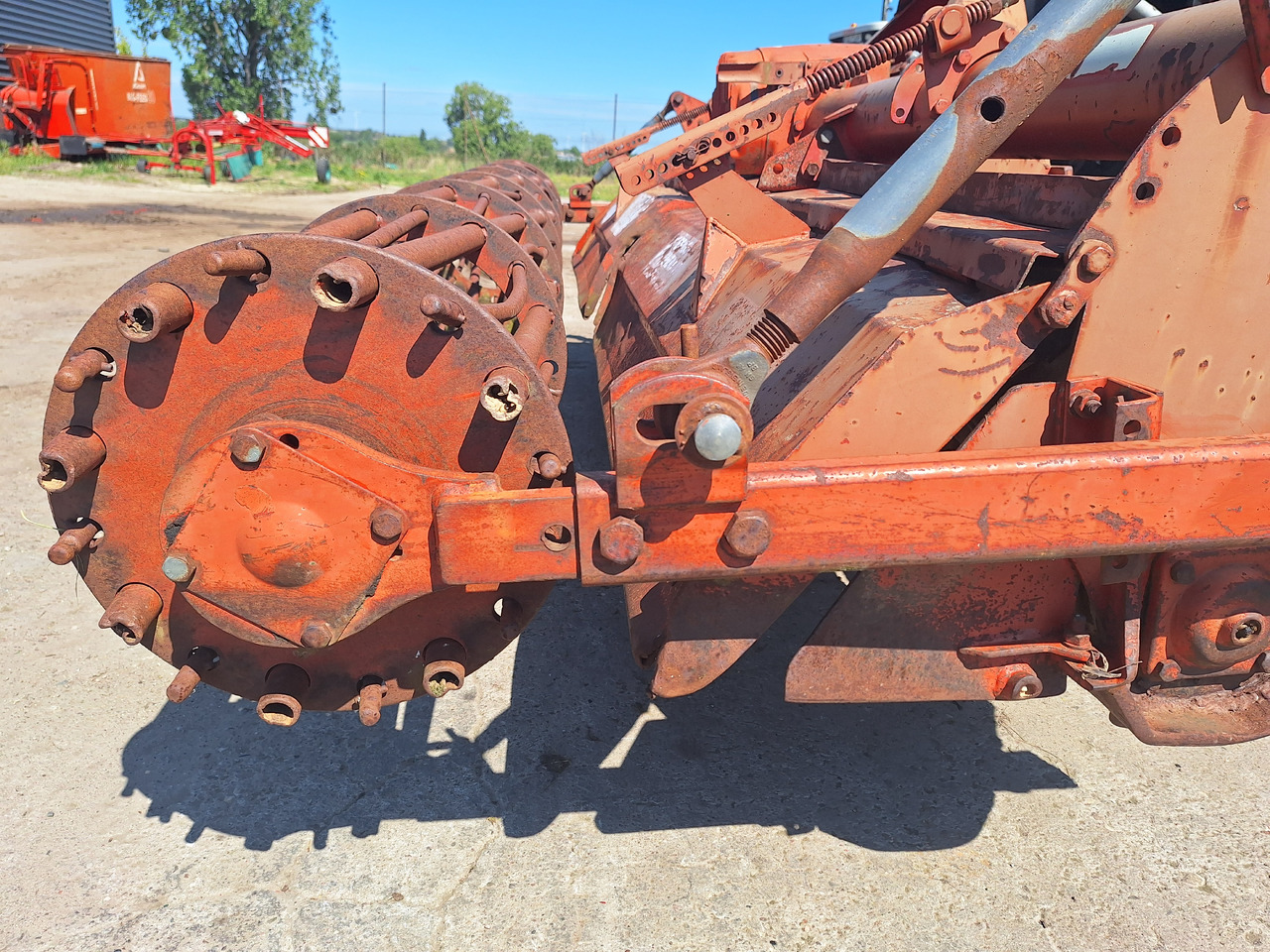KUHN EL100N 305 - Активная борона: фото 1 KUHN EL100N 305 - Активная борона: фото 1