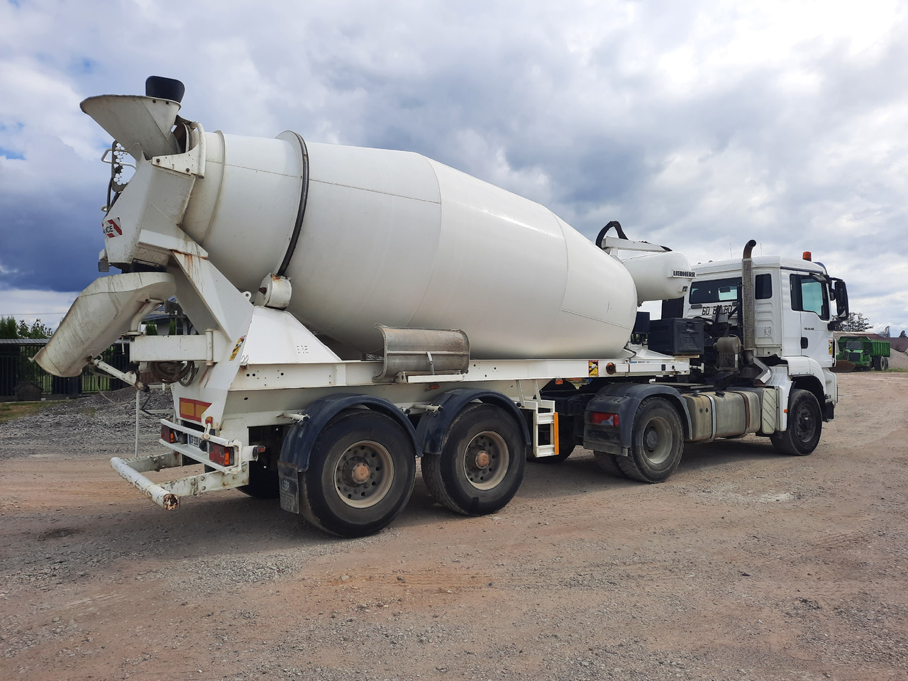 LIEBHERR 10 m3 - Полуприцеп бетоносмеситель: фото 1 LIEBHERR 10 m3 - Полуприцеп бетоносмеситель: фото 1