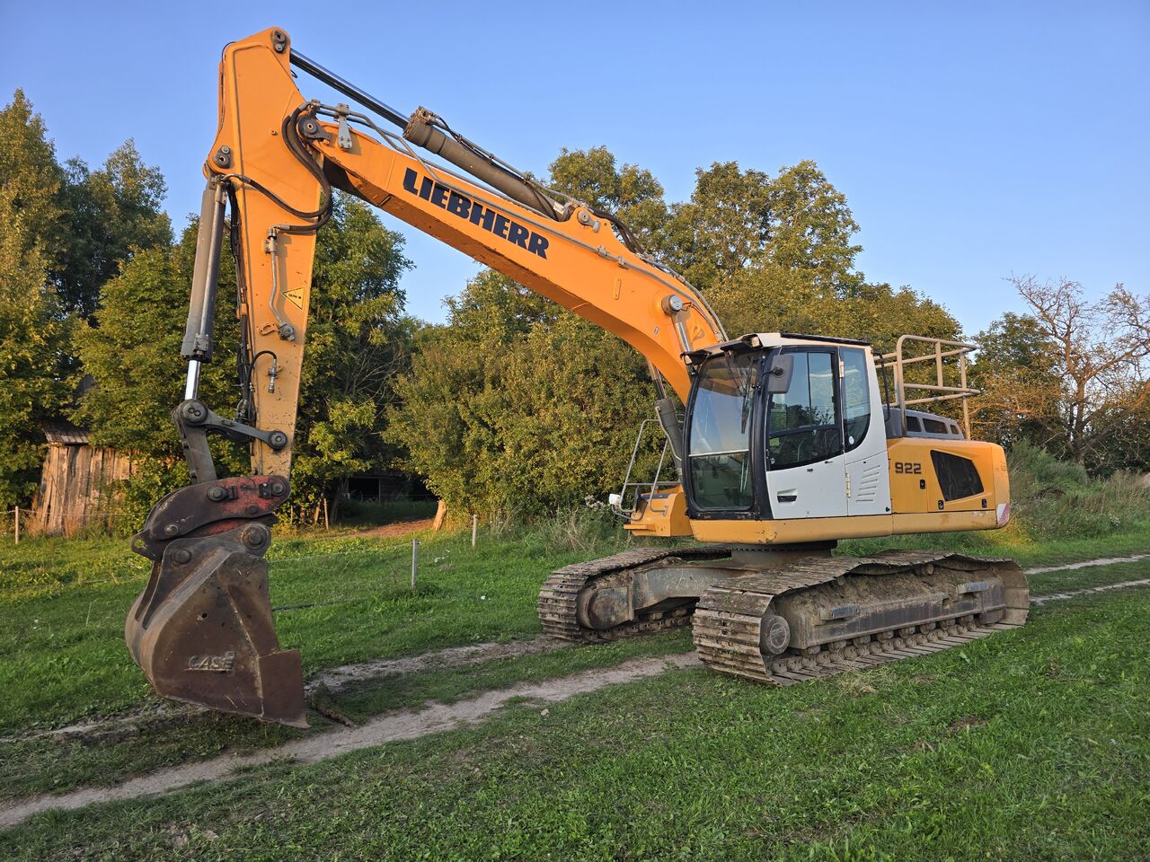 LIEBHERR R 922 LC - Гусеничный экскаватор: фото 1 LIEBHERR R 922 LC - Гусеничный экскаватор: фото 1