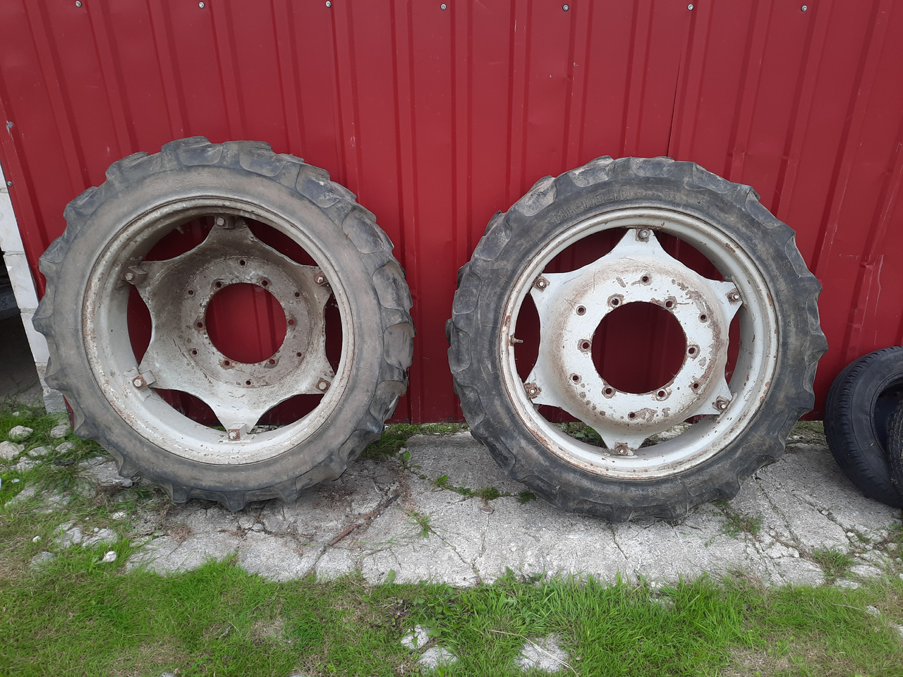 MICHELIN BIB X 9.5 R32 - Колесо для Сельскохозяйственной техники: фото 1 MICHELIN BIB X 9.5 R32 - Колесо для Сельскохозяйственной техники: фото 1