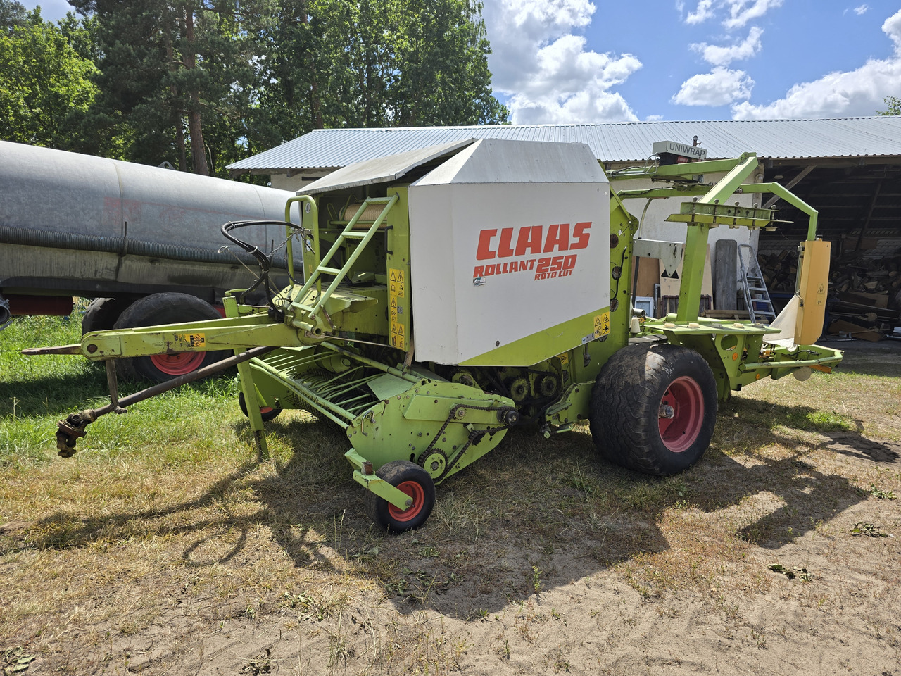 Claas ROLLANT 250 Roto Cut - Пресс-подборщик рулонный: фото 1 Claas ROLLANT 250 Roto Cut - Пресс-подборщик рулонный: фото 1