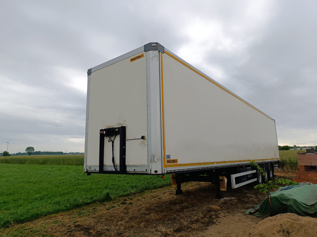 Wielton NS34FT - Полуприцеп-фургон: фото 3 Wielton NS34FT - Полуприцеп-фургон: фото 3