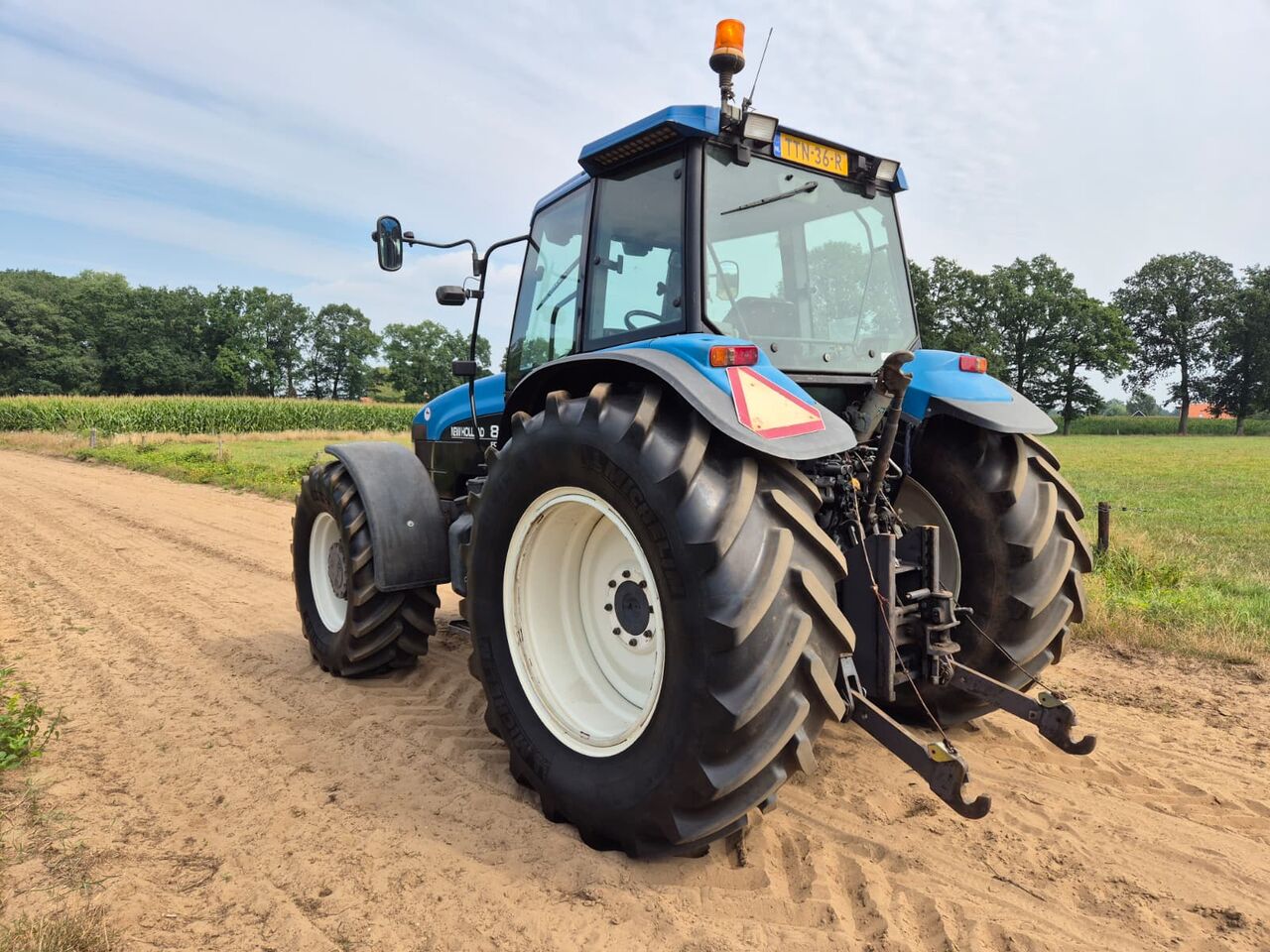 NEW HOLLAND 8360 - Трактор: фото 4 NEW HOLLAND 8360 - Трактор: фото 4