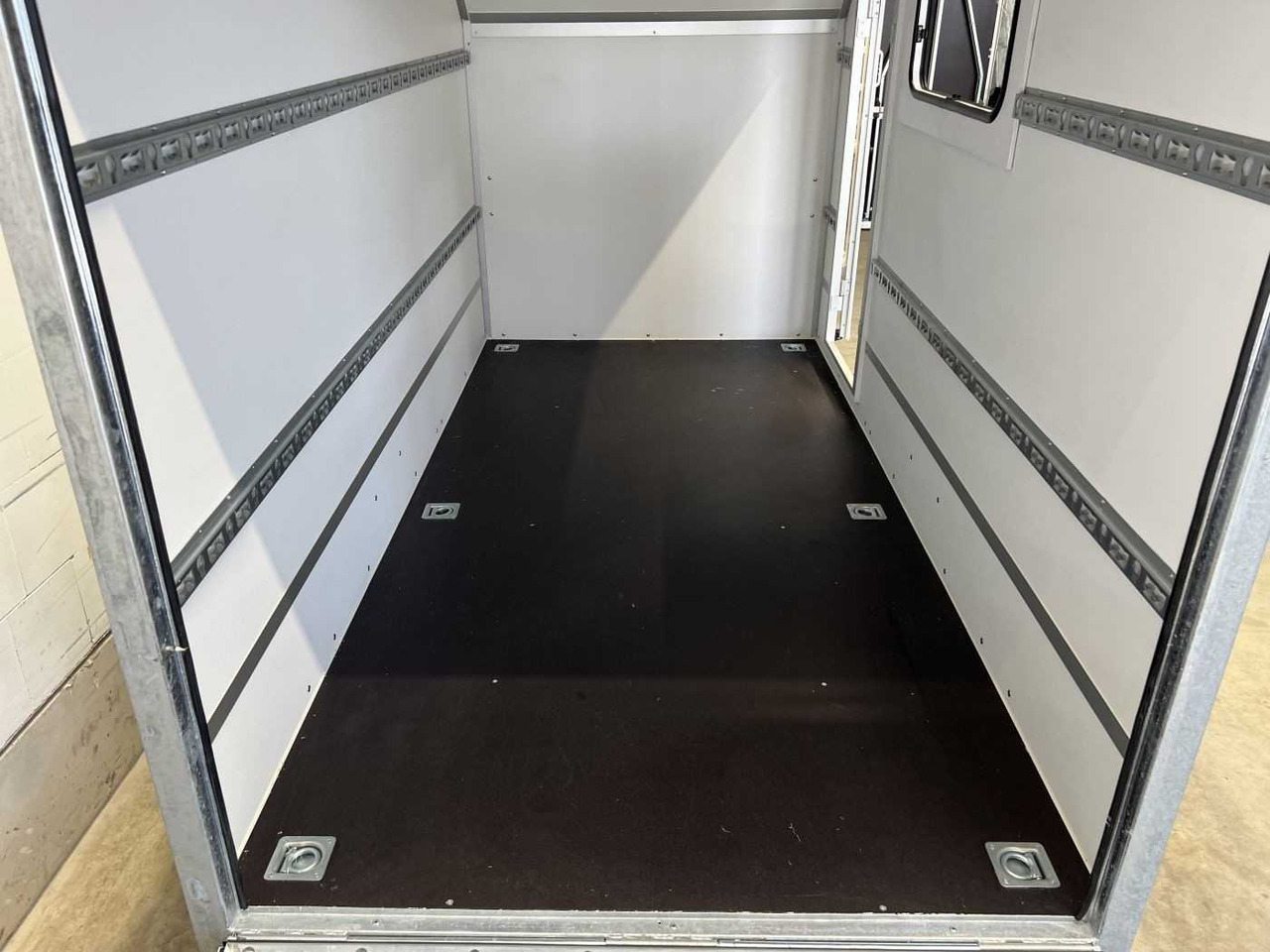 Новый Прицеп-фургон BLYSS F1330HD Seitentür,Fenster,Aero Kofferanhänger: фото 10