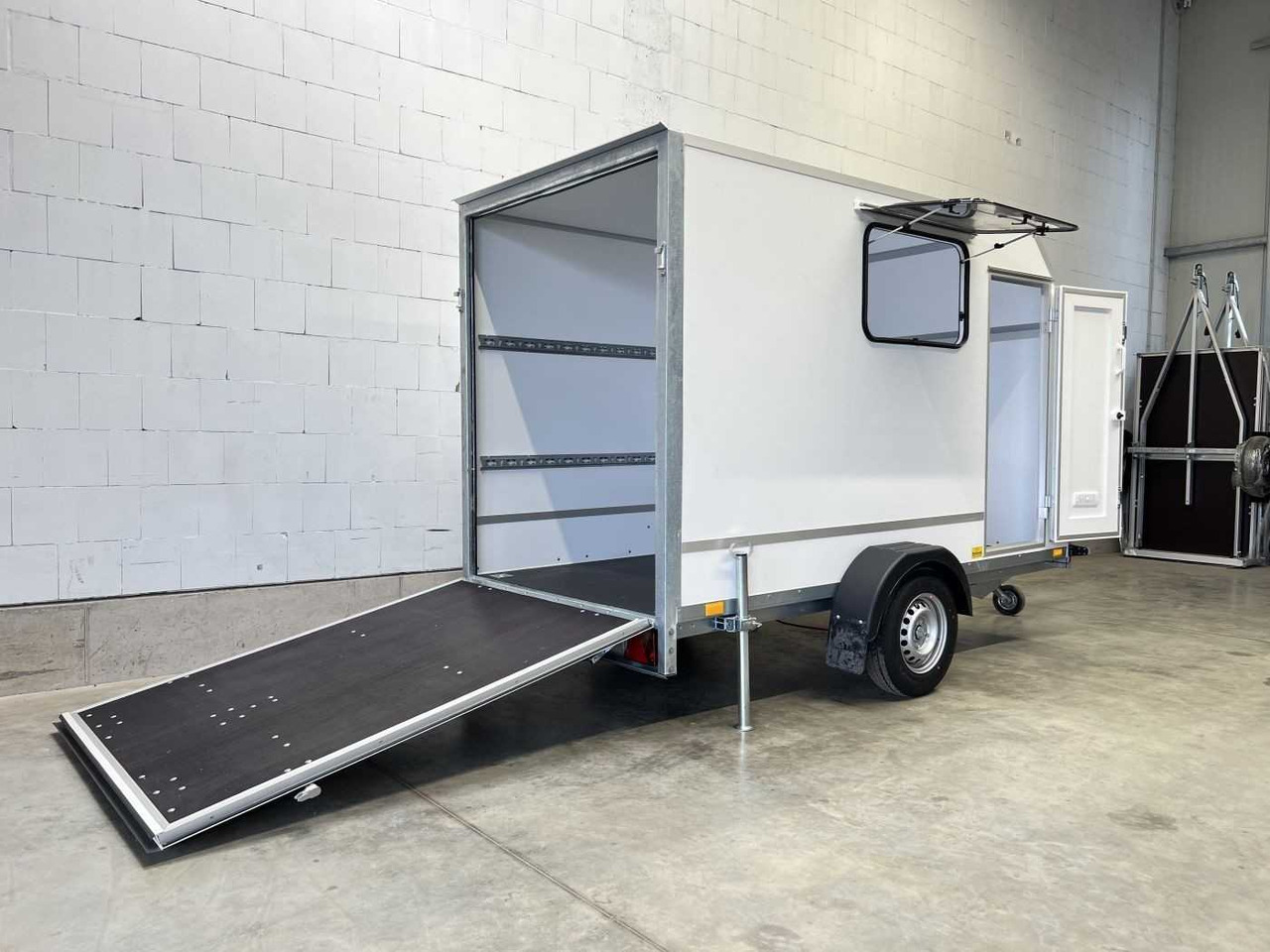 Новый Прицеп-фургон BLYSS F1330HD Seitentür,Fenster,Aero Kofferanhänger: фото 6