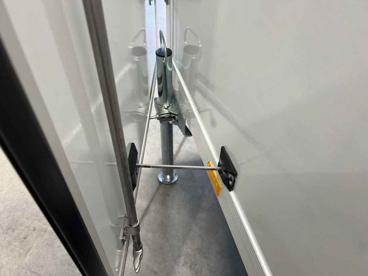 Новый Прицеп-фургон BLYSS FS1330/180HL Kofferanhänger: фото 7