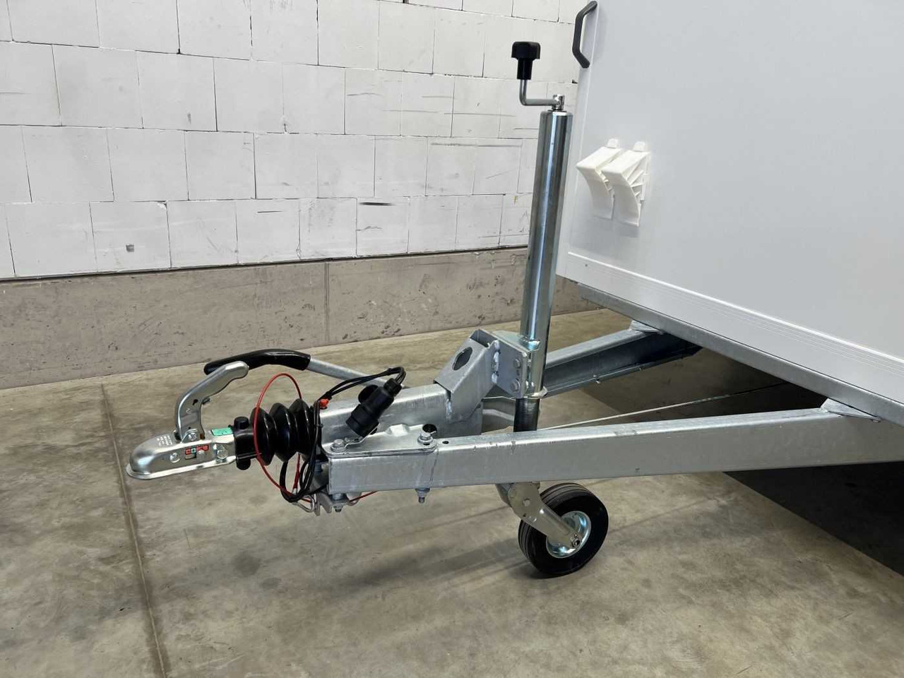 Новый Прицеп-фургон BLYSS FS1330/180HL Kofferanhänger: фото 20