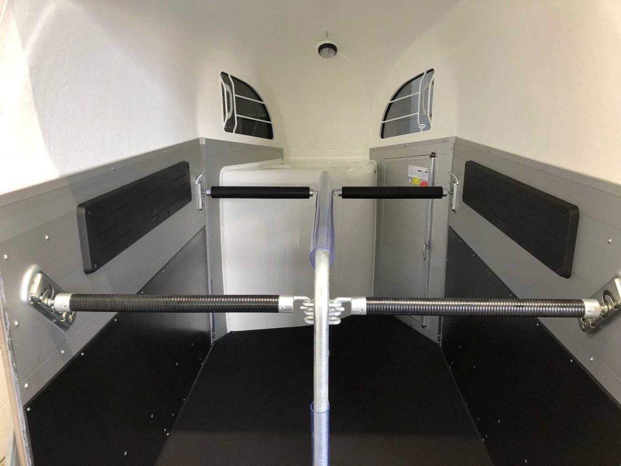 BOECKMANN Champion R Pferdeanhänger - Прицеп-коневоз: фото 3 BOECKMANN Champion R Pferdeanhänger - Прицеп-коневоз: фото 3