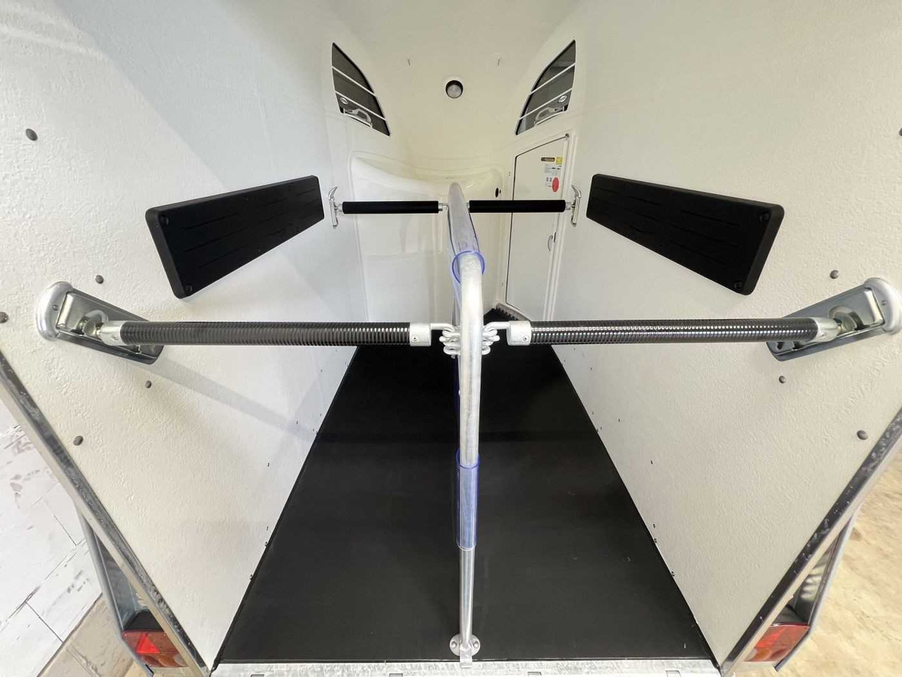 BOECKMANN Comfort Neu ALF Pferdeanhänger - Прицеп-коневоз: фото 5 BOECKMANN Comfort Neu ALF Pferdeanhänger - Прицеп-коневоз: фото 5