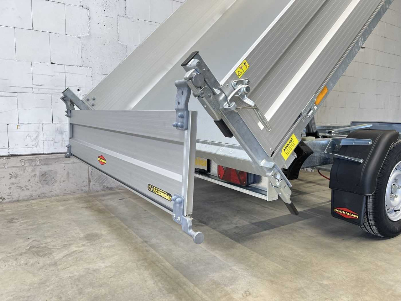 BOECKMANN DK-AL 3218/27 P Eco Dreiseitenkipper - Самосвальный прицеп: фото 4 BOECKMANN DK-AL 3218/27 P Eco Dreiseitenkipper - Самосвальный прицеп: фото 4