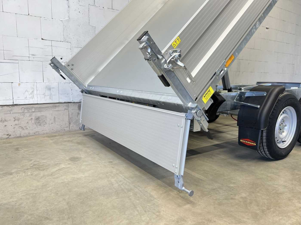 BOECKMANN DK-AL 3218/27 P Eco Dreiseitenkipper - Самосвальный прицеп: фото 3 BOECKMANN DK-AL 3218/27 P Eco Dreiseitenkipper - Самосвальный прицеп: фото 3