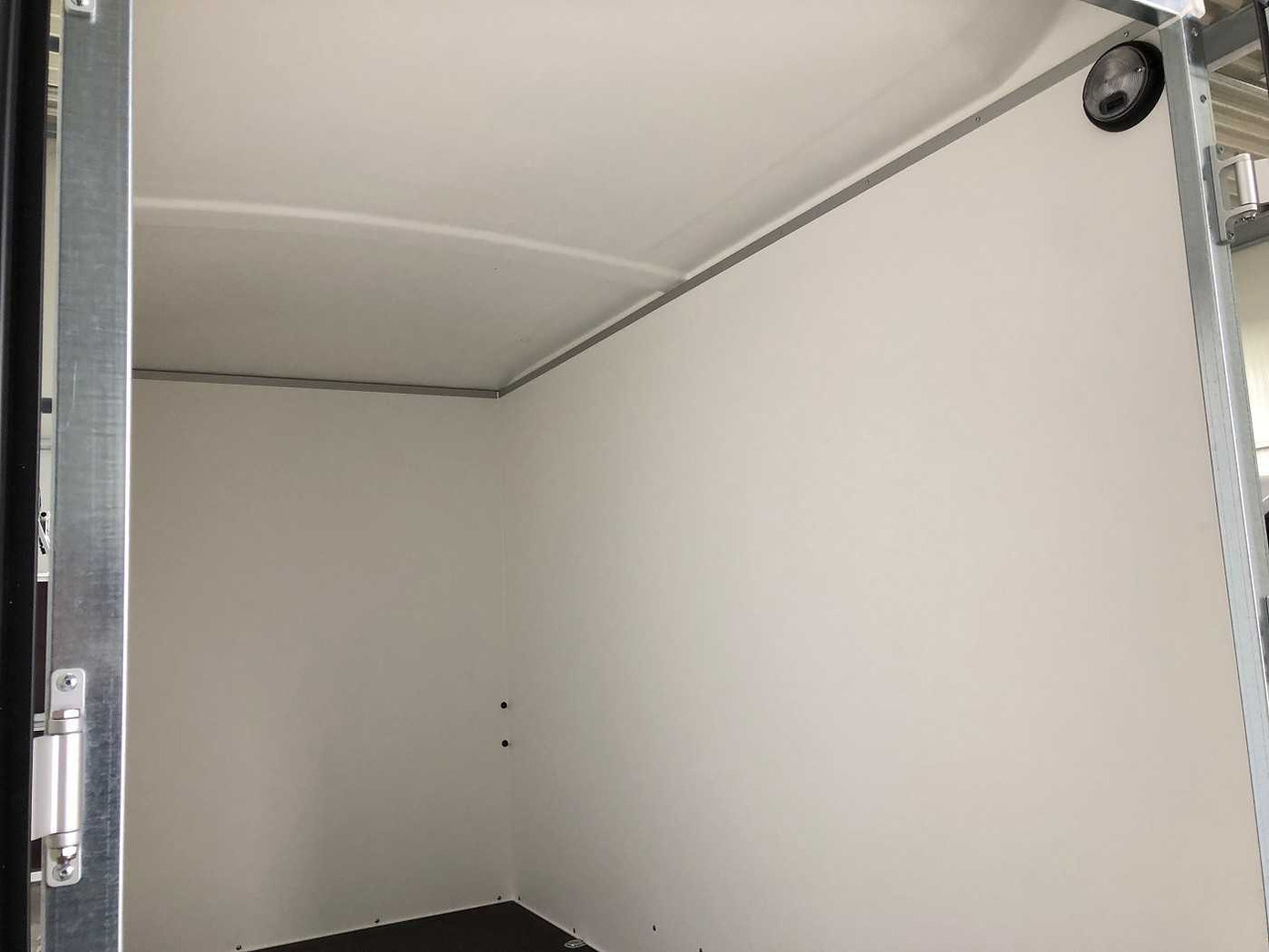 BOECKMANN KT 3015/20 H Kofferanhänger лизинг BOECKMANN KT 3015/20 H Kofferanhänger: фото 20 BOECKMANN KT 3015/20 H Kofferanhänger лизинг BOECKMANN KT 3015/20 H Kofferanhänger: фото 20