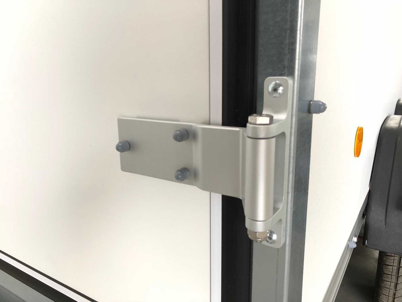 BOECKMANN KT 3015/20 H Kofferanhänger лизинг BOECKMANN KT 3015/20 H Kofferanhänger: фото 17 BOECKMANN KT 3015/20 H Kofferanhänger лизинг BOECKMANN KT 3015/20 H Kofferanhänger: фото 17