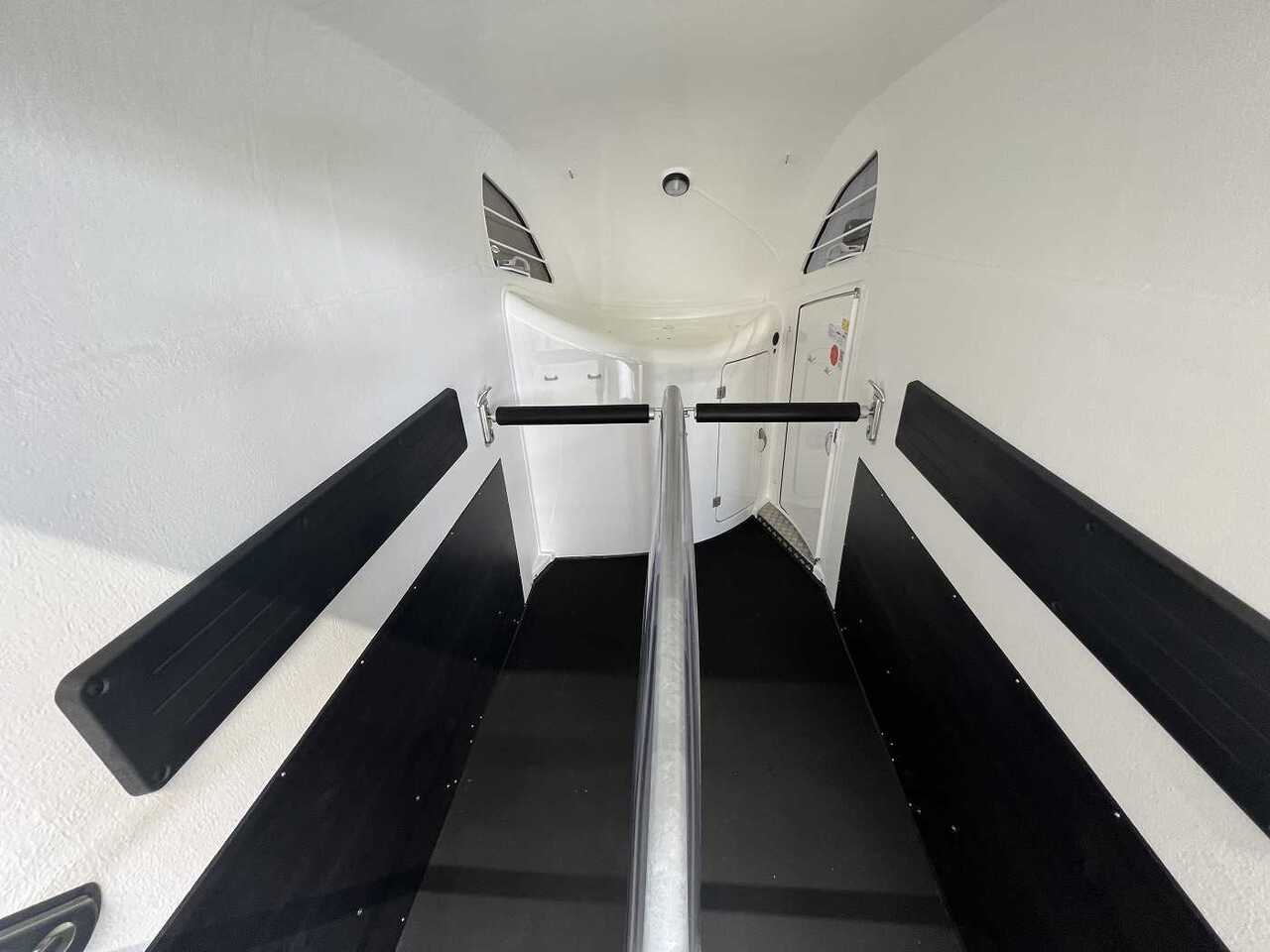 BOECKMANN Master 21 CFF Pferdeanhänger - Прицеп-коневоз: фото 5 BOECKMANN Master 21 CFF Pferdeanhänger - Прицеп-коневоз: фото 5