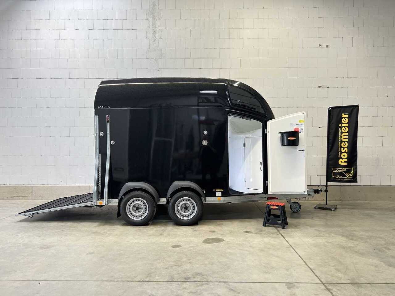 BOECKMANN Master 21 CFF Pferdeanhänger - Прицеп-коневоз: фото 1 BOECKMANN Master 21 CFF Pferdeanhänger - Прицеп-коневоз: фото 1