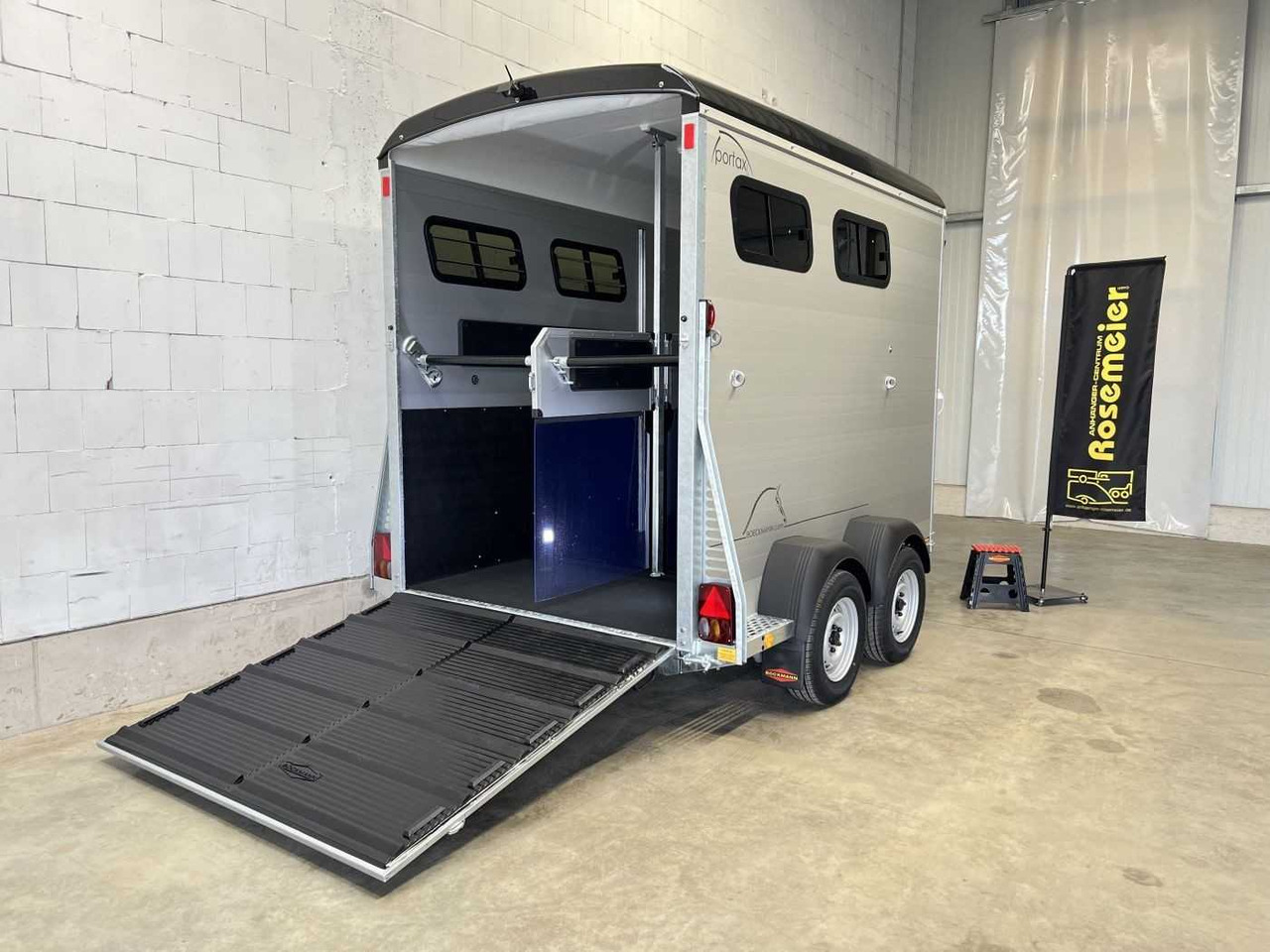 BOECKMANN Portax L E Pferdeanhänger - Прицеп-коневоз: фото 2 BOECKMANN Portax L E Pferdeanhänger - Прицеп-коневоз: фото 2