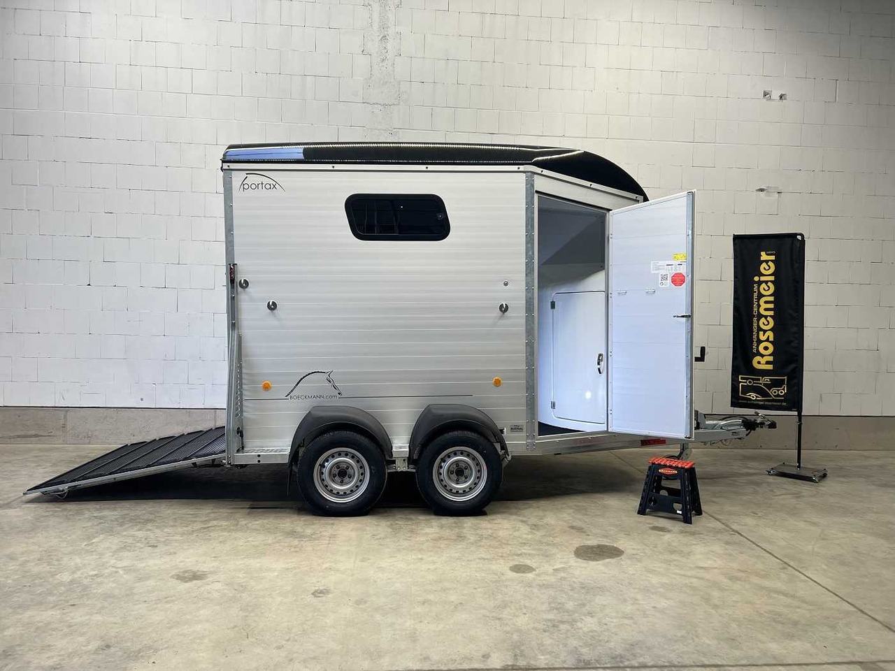 BOECKMANN Portax SKA Pferdeanhänger - Прицеп-коневоз: фото 1 BOECKMANN Portax SKA Pferdeanhänger - Прицеп-коневоз: фото 1