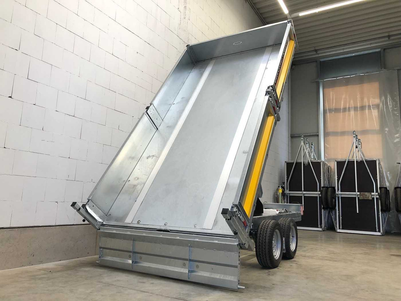 BRIAN_JAMES Tipper 526-3116-35-2-12 Rückwärtskipper - Самосвальный прицеп: фото 3 BRIAN_JAMES Tipper 526-3116-35-2-12 Rückwärtskipper - Самосвальный прицеп: фото 3