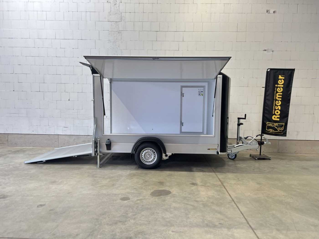 CHEVAL LIBERTE DEBON C300 Roadster Verk.Kl Tür Kofferanhänger - Торговый прицеп: фото 1 CHEVAL LIBERTE DEBON C300 Roadster Verk.Kl Tür Kofferanhänger - Торговый прицеп: фото 1