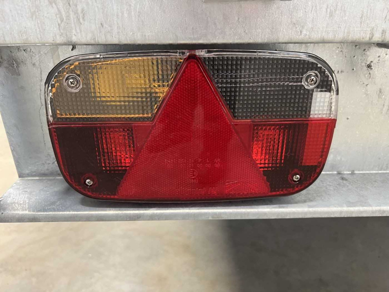 Новый Прицеп для легкового автомобиля EDUARD 2615-1-P3-0763 Hochlader: фото 22 Новый Прицеп для легкового автомобиля EDUARD 2615-1-P3-0763 Hochlader: фото 22