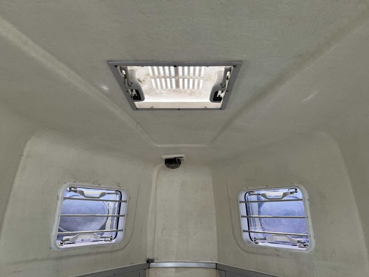 Прицеп для легкового автомобиля HUMBAUR HP 2000 Pferdeanhänger: фото 18