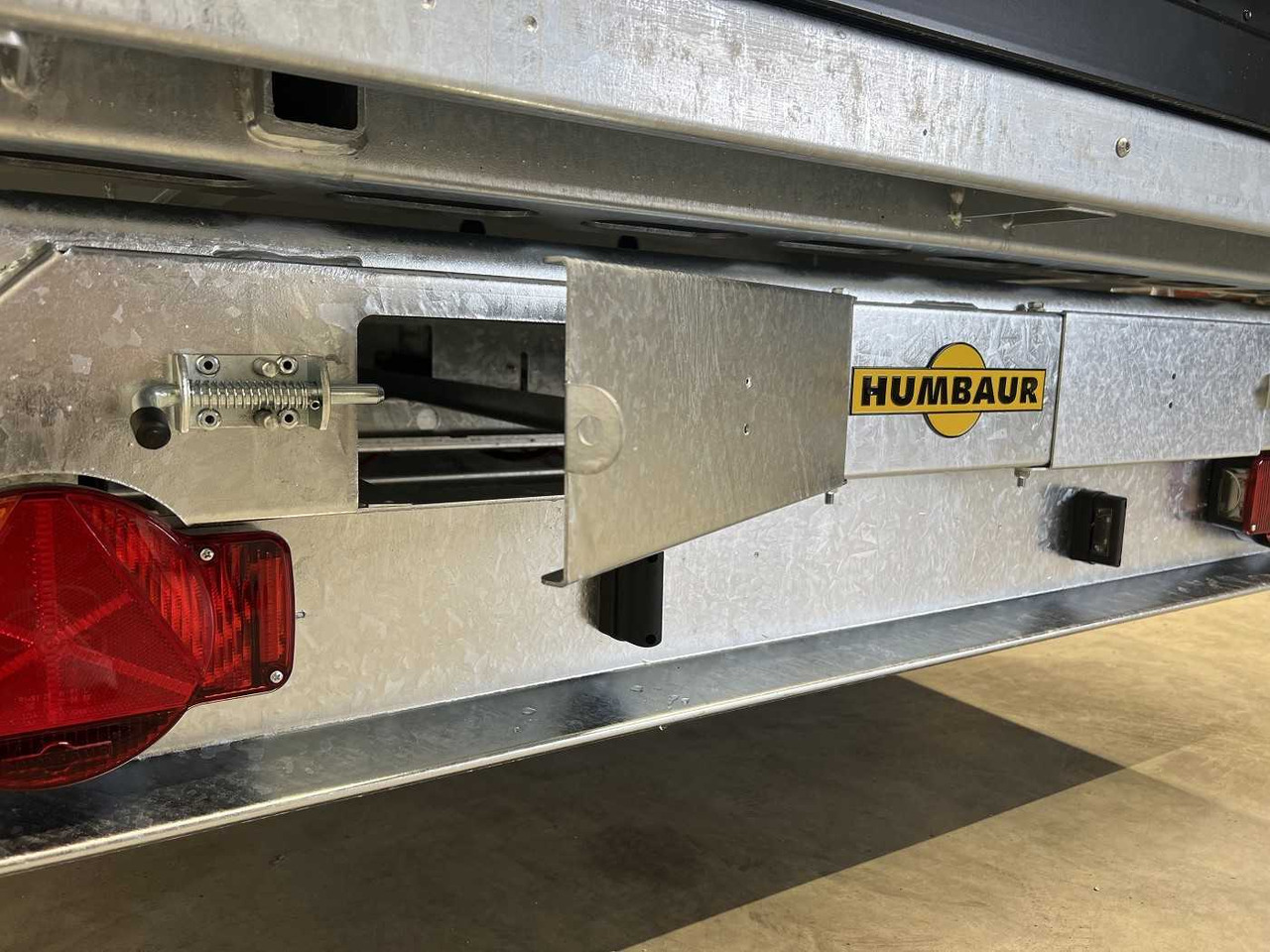 Новый Самосвальный прицеп HUMBAUR HTK 3500.37 Stahl Black Dreiseitenkipper: фото 30