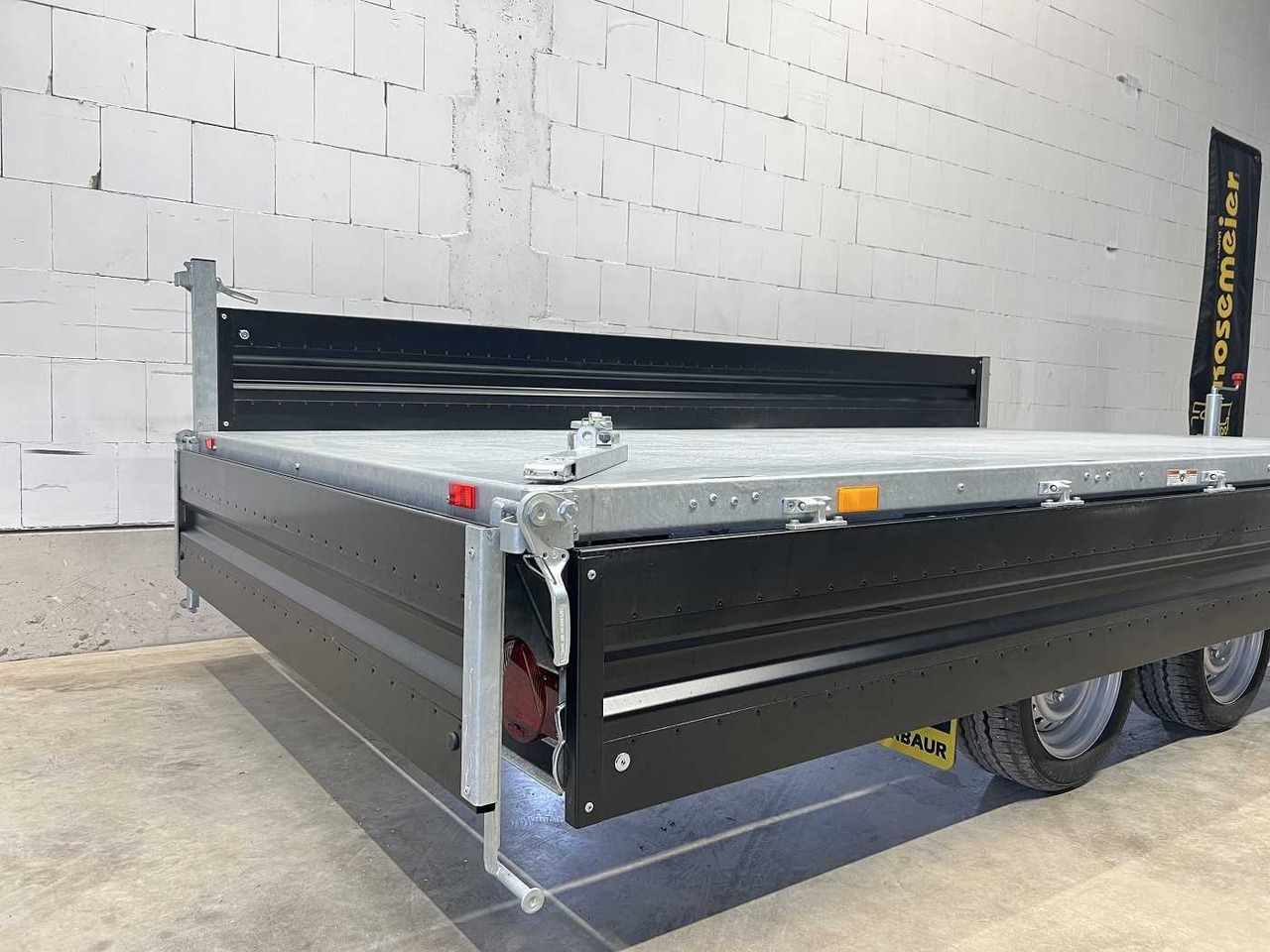 Новый Самосвальный прицеп HUMBAUR HTK 3500.37 Stahl Black Dreiseitenkipper: фото 11