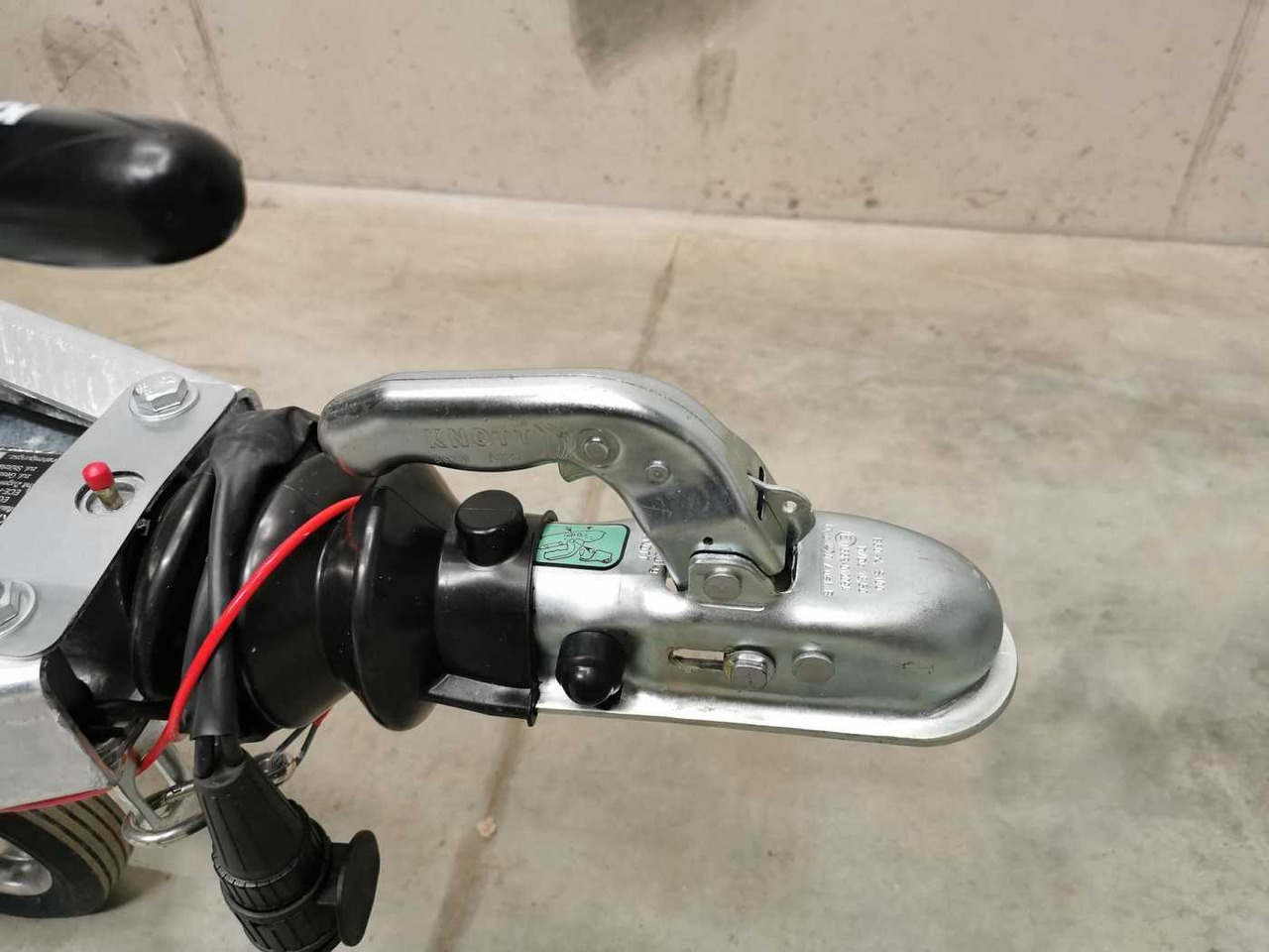 Новый Прицеп-фургон VARIANT Night Edition Tandem Tür Kofferanhänger: фото 25 Новый Прицеп-фургон VARIANT Night Edition Tandem Tür Kofferanhänger: фото 25