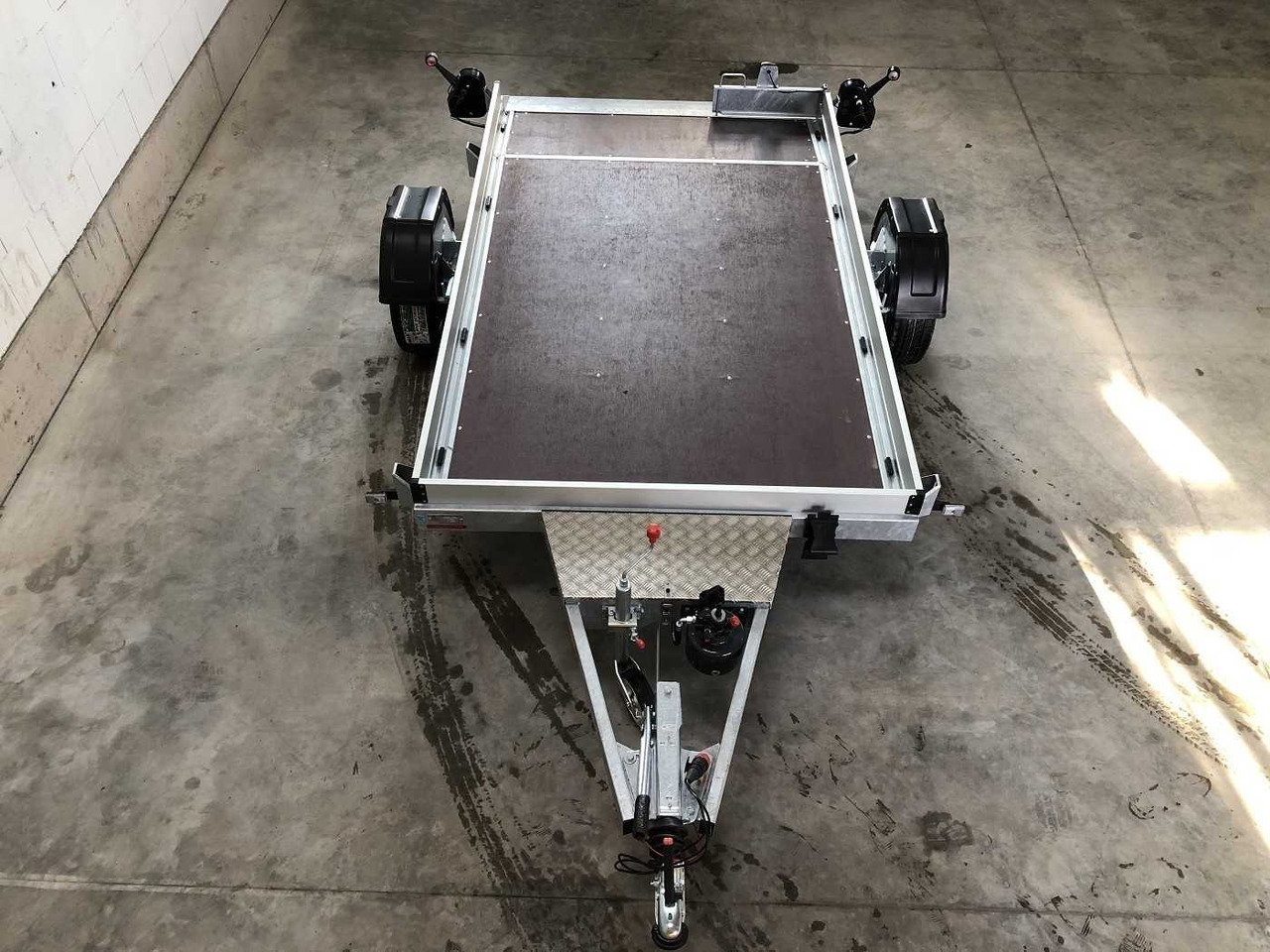 VEZEKO Husky FB 13.28 Absenker - Прицеп для мотоцикла: фото 2 VEZEKO Husky FB 13.28 Absenker - Прицеп для мотоцикла: фото 2