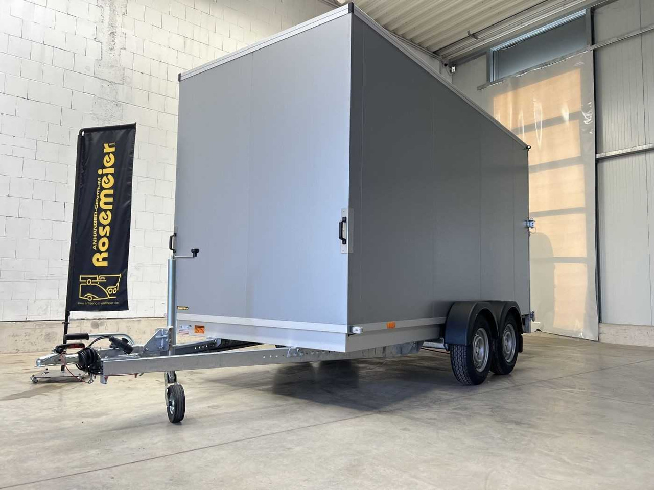 Новый Прицеп-фургон VEZEKO TK C 27.40 SP Kombi Rampe Sond Kofferanhänger: фото 30
