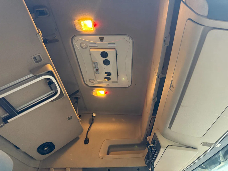 Scania R480 R480 6X2 Topline chassis / Retarder / Lift axle / euro5 / Holland Truck - Грузовик-шасси: фото 5 Scania R480 R480 6X2 Topline chassis / Retarder / Lift axle / euro5 / Holland Truck - Грузовик-шасси: фото 5