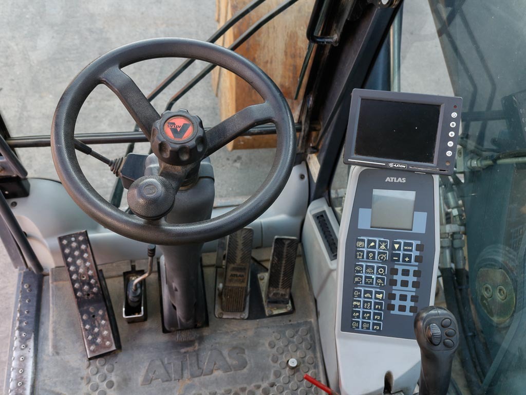 Колёсный экскаватор : фото 17