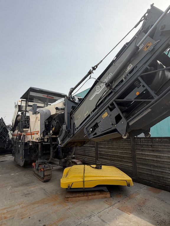 WIRTGEN W200 - Дорожная фреза: фото 1 WIRTGEN W200 - Дорожная фреза: фото 1