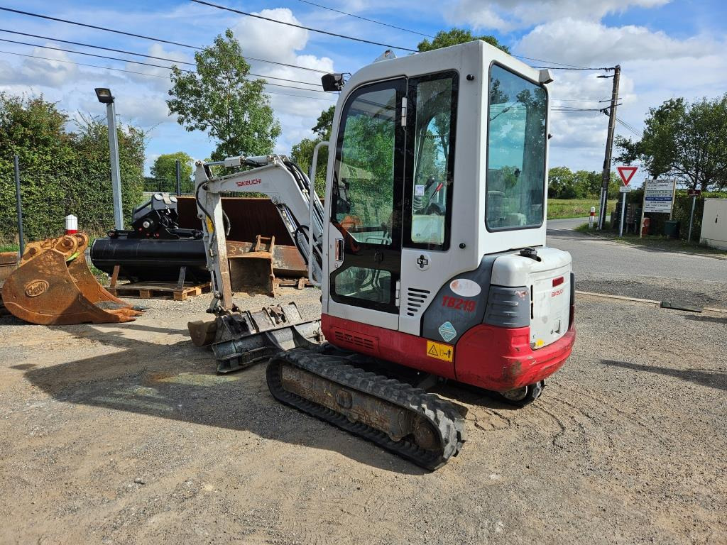 TAKEUCHI TB 219 - Мини-экскаватор: фото 2 TAKEUCHI TB 219 - Мини-экскаватор: фото 2