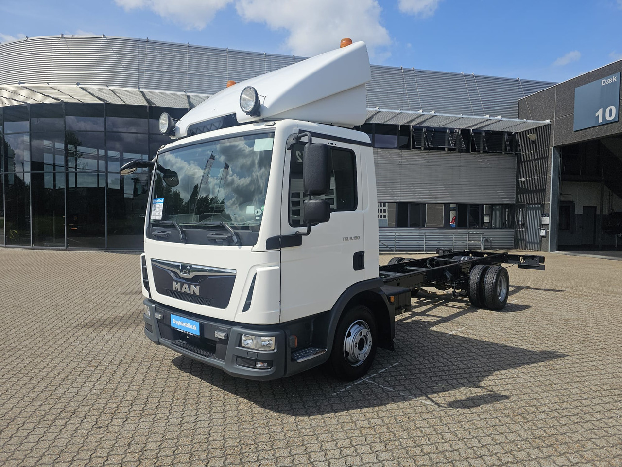 MAN TGL 8.190 - Грузовик-шасси: фото 1 MAN TGL 8.190 - Грузовик-шасси: фото 1