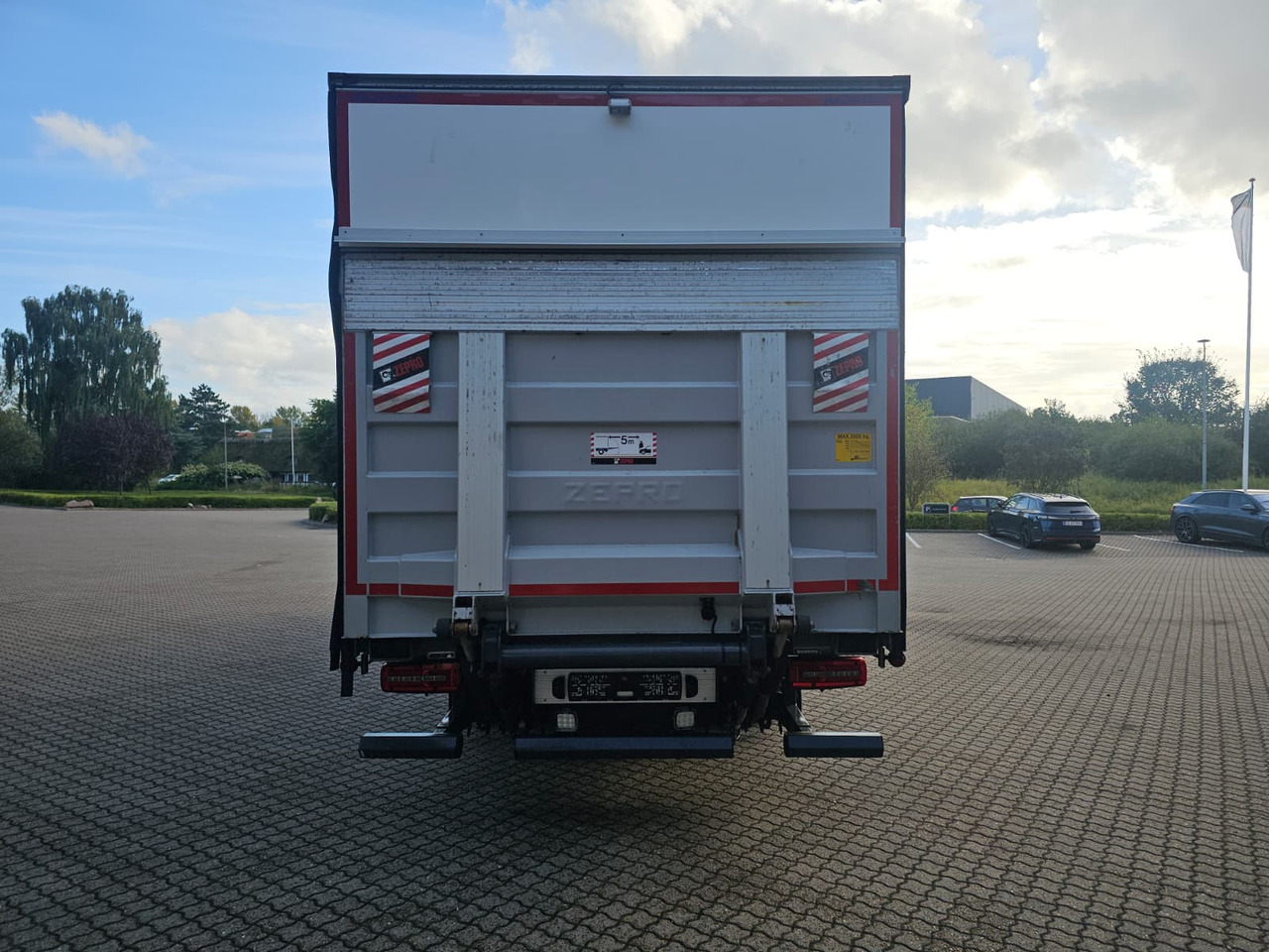 MAN TGM 15.290 - Грузовик с закрытым кузовом: фото 4 MAN TGM 15.290 - Грузовик с закрытым кузовом: фото 4