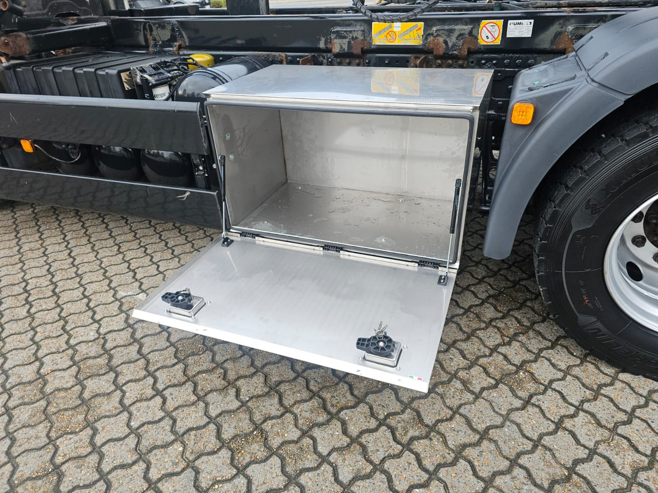 Грузовик-контейнеровоз/ Сменный кузов MAN TGS 26.400 6X2-4: фото 13