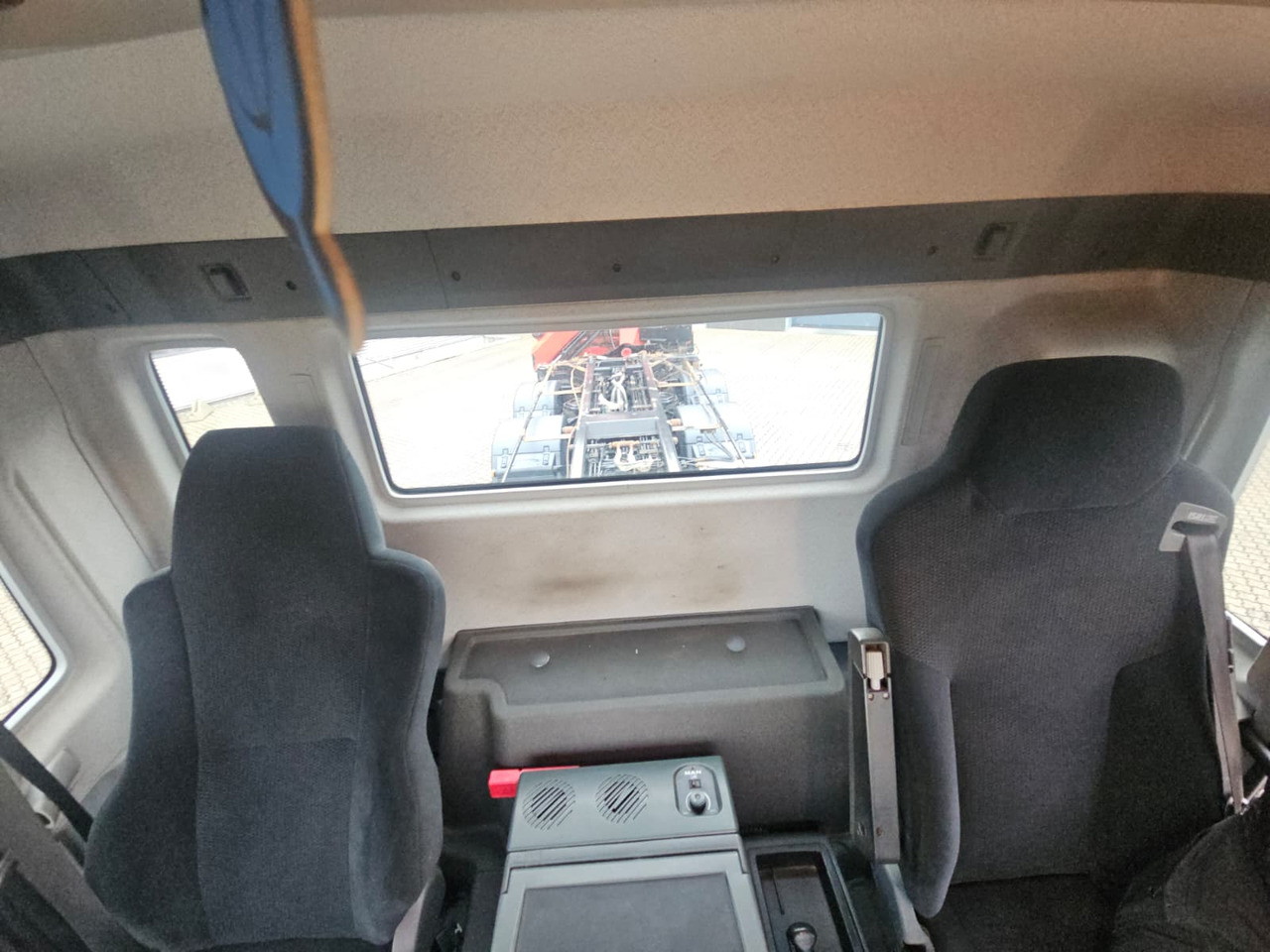 Грузовик-контейнеровоз/ Сменный кузов MAN TGS 26.400 6X2-4: фото 15