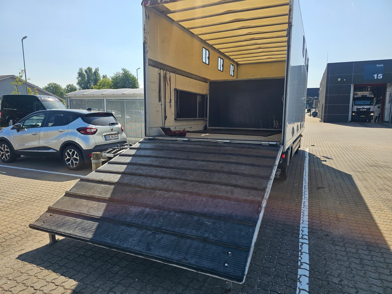 Mercedes Atego 817 - Грузовик для перевозки животных: фото 5 Mercedes Atego 817 - Грузовик для перевозки животных: фото 5