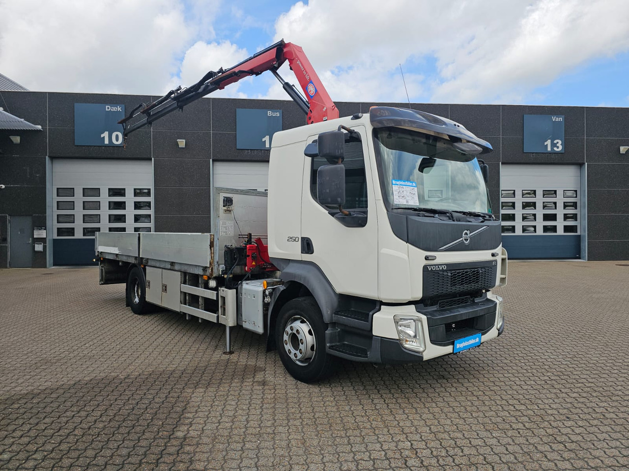 Volvo FL250 - Грузовик бортовой/ Платформа, Автоманипулятор: фото 2 Volvo FL250 - Грузовик бортовой/ Платформа, Автоманипулятор: фото 2