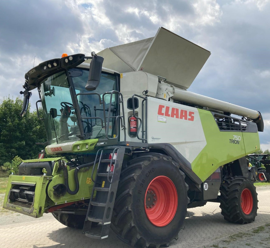 CLAAS Trion 750 - Зерноуборочный комбайн: фото 1 CLAAS Trion 750 - Зерноуборочный комбайн: фото 1