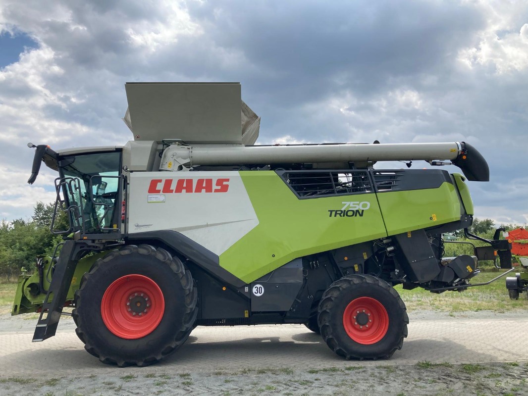 CLAAS Trion 750 - Зерноуборочный комбайн: фото 2 CLAAS Trion 750 - Зерноуборочный комбайн: фото 2