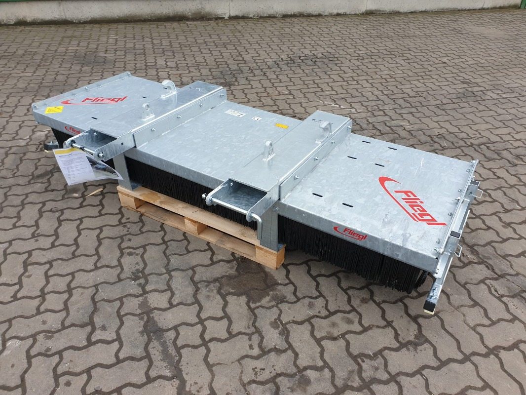 Fliegl Kehrbesen Löwe 1,50m* - Косилка: фото 1 Fliegl Kehrbesen Löwe 1,50m* - Косилка: фото 1
