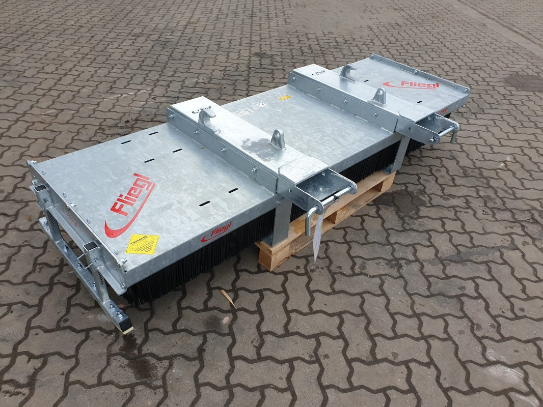 Fliegl Kehrbesen Löwe 2,00m* - Косилка: фото 2 Fliegl Kehrbesen Löwe 2,00m* - Косилка: фото 2