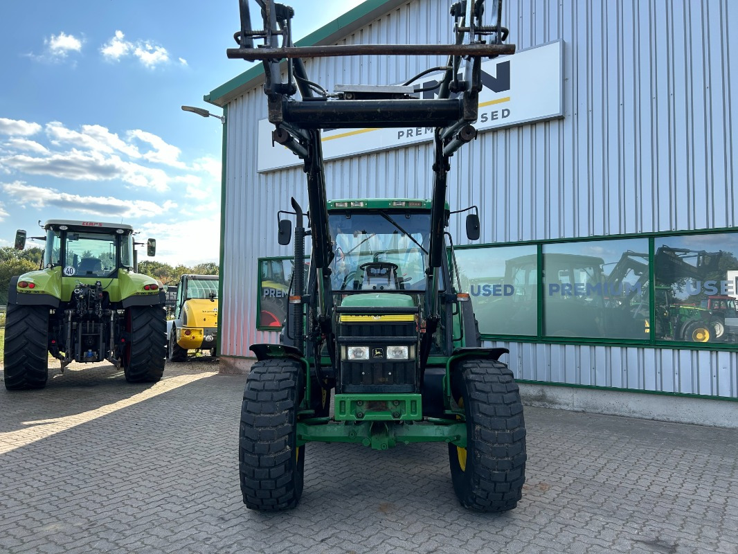 John Deere 6110 - Трактор: фото 3 John Deere 6110 - Трактор: фото 3