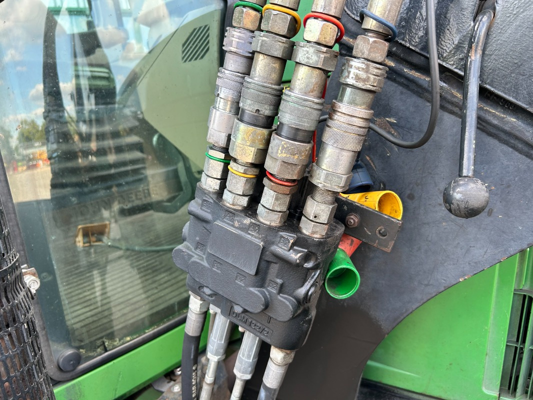 John Deere 6110 - Трактор: фото 2 John Deere 6110 - Трактор: фото 2