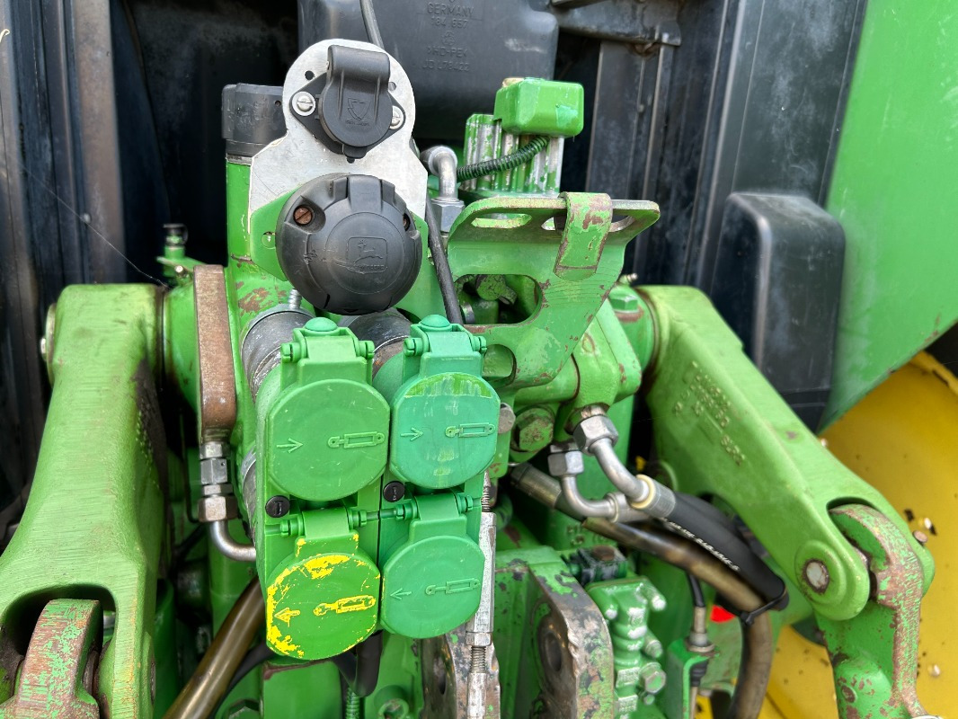 John Deere 6110 - Трактор: фото 5 John Deere 6110 - Трактор: фото 5