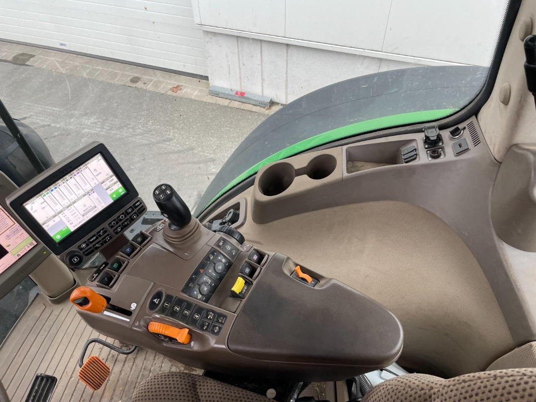 Трактор John Deere 8270R: фото 11